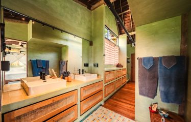 CASA JAVA PROPERTY WITH EIGHT BEDROOM WITH OCEAN VIEWS, IN MANUEL ANTONIO – 0.20 ACRES