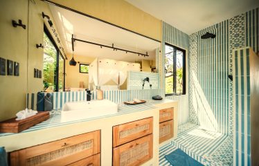 CASA JAVA PROPERTY WITH EIGHT BEDROOM WITH OCEAN VIEWS, IN MANUEL ANTONIO – 0.20 ACRES