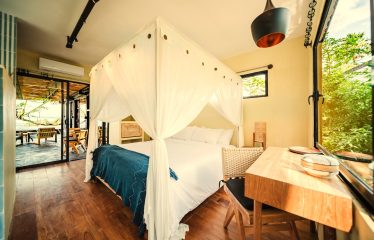 CASA JAVA PROPERTY WITH EIGHT BEDROOM WITH OCEAN VIEWS, IN MANUEL ANTONIO – 0.20 ACRES