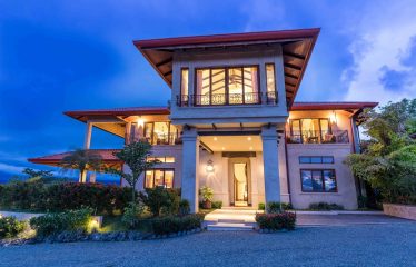 PROPERTY WITH TWELVE BEDROOMS IN A GATED COMMUNITY IN QUEPOS – 1.51 ACRES