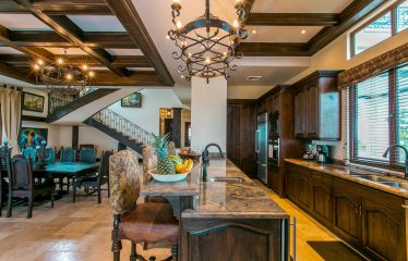 PROPERTY WITH TWELVE BEDROOMS IN A GATED COMMUNITY IN QUEPOS – 1.51 ACRES