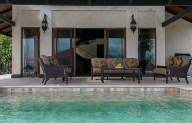 PROPERTY WITH TWELVE BEDROOMS IN A GATED COMMUNITY IN QUEPOS – 1.51 ACRES