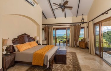 PROPERTY WITH TWELVE BEDROOMS IN A GATED COMMUNITY IN QUEPOS – 1.51 ACRES