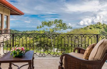 PROPERTY WITH TWELVE BEDROOMS IN A GATED COMMUNITY IN QUEPOS – 1.51 ACRES