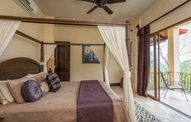 PROPERTY WITH TWELVE BEDROOMS IN A GATED COMMUNITY IN QUEPOS – 1.51 ACRES