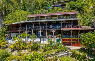 COMMERCIAL PROPERTY WITH OCEAN VIEWS IN QUEPOS – 8.64 ACRES
