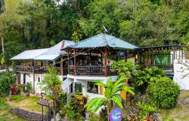 COMMERCIAL PROPERTY WITH OCEAN VIEWS IN QUEPOS – 8.64 ACRES