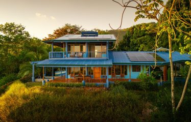 CASA VISTA HARMONIA PROPERTY WITH TWO BEDROOMS AND OCEAN VIEWS FRONT, IN PLAYA HERMOSA – 1.23 ACRES