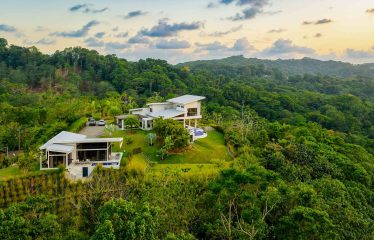 PROPERTY WITH SIX BEDROOMS AND GUEST HOUSE, IN OJOCHAL – 2.96 ACRES