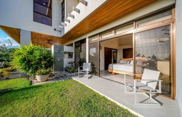 PROPERTY WITH SIX BEDROOMS AND GUEST HOUSE, IN OJOCHAL – 2.96 ACRES