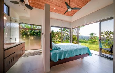 PROPERTY WITH SIX BEDROOMS AND GUEST HOUSE, IN OJOCHAL – 2.96 ACRES