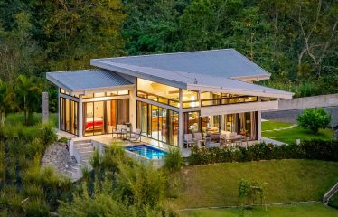 PROPERTY WITH SIX BEDROOMS AND GUEST HOUSE, IN OJOCHAL – 2.96 ACRES