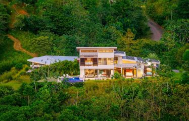 PROPERTY WITH SIX BEDROOMS AND GUEST HOUSE, IN OJOCHAL – 2.96 ACRES