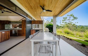 PROPERTY WITH SIX BEDROOMS AND GUEST HOUSE, IN OJOCHAL – 2.96 ACRES