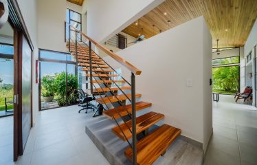 PROPERTY WITH SIX BEDROOMS AND GUEST HOUSE, IN OJOCHAL – 2.96 ACRES