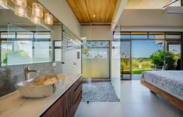 PROPERTY WITH SIX BEDROOMS AND GUEST HOUSE, IN OJOCHAL – 2.96 ACRES