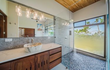 PROPERTY WITH SIX BEDROOMS AND GUEST HOUSE, IN OJOCHAL – 2.96 ACRES