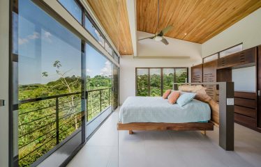 PROPERTY WITH SIX BEDROOMS AND GUEST HOUSE, IN OJOCHAL – 2.96 ACRES