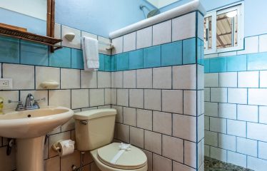 PROPERTY WITH THREE BEDROOMS AND OCEAN FRONT VIEWS, IN PUERTO NUEVO – 5.8 ACRES