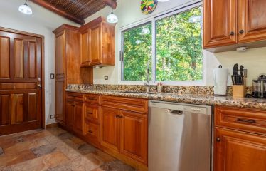 PROPERTY WITH THREE BEDROOMS AND OCEAN FRONT VIEWS, IN PUERTO NUEVO – 5.8 ACRES