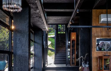 CASA JAVA PROPERTY WITH EIGHT BEDROOM WITH OCEAN VIEWS, IN MANUEL ANTONIO – 0.20 ACRES