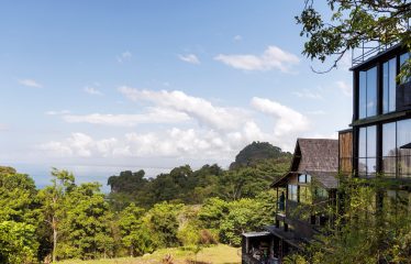 CASA JAVA PROPERTY WITH EIGHT BEDROOM WITH OCEAN VIEWS, IN MANUEL ANTONIO – 0.20 ACRES