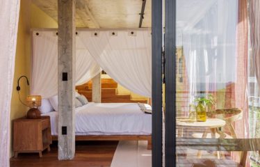 CASA JAVA PROPERTY WITH EIGHT BEDROOM WITH OCEAN VIEWS, IN MANUEL ANTONIO – 0.20 ACRES