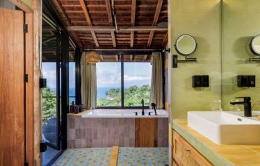 CASA JAVA PROPERTY WITH EIGHT BEDROOM WITH OCEAN VIEWS, IN MANUEL ANTONIO – 0.20 ACRES