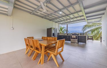 LUXURY PROPERTY WITH SIX BEDROOMS, NEAR TO THE TOWN – 1.23 ACRES