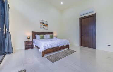 LUXURY PROPERTY WITH SIX BEDROOMS, NEAR TO THE TOWN – 1.23 ACRES