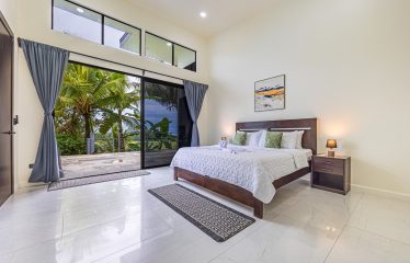 LUXURY PROPERTY WITH SIX BEDROOMS, NEAR TO THE TOWN – 1.23 ACRES