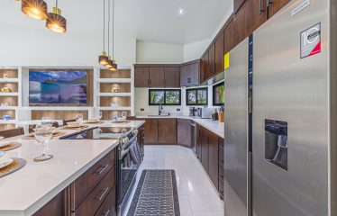 LUXURY PROPERTY WITH SIX BEDROOMS, NEAR TO THE TOWN – 1.23 ACRES