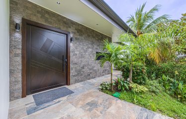 LUXURY PROPERTY WITH SIX BEDROOMS, NEAR TO THE TOWN – 1.23 ACRES