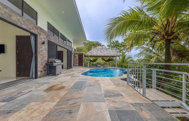 LUXURY PROPERTY WITH SIX BEDROOMS, NEAR TO THE TOWN – 1.23 ACRES