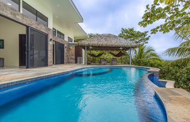 LUXURY PROPERTY WITH SIX BEDROOMS, NEAR TO THE TOWN – 1.23 ACRES