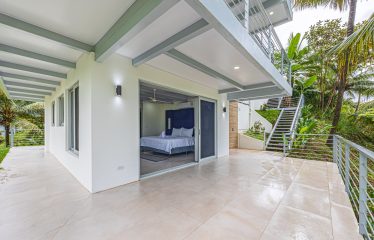 LUXURY PROPERTY WITH SIX BEDROOMS, NEAR TO THE TOWN – 1.23 ACRES