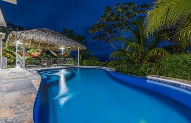 LUXURY PROPERTY WITH SIX BEDROOMS, NEAR TO THE TOWN – 1.23 ACRES