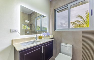 LUXURY PROPERTY WITH SIX BEDROOMS, NEAR TO THE TOWN – 1.23 ACRES