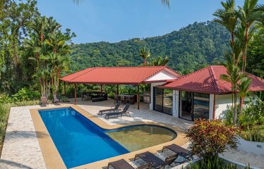 LUXURY PROPERTY WITH FIVE BEDROOMS, IN PLAYA HERMOSA – 2.07 ACRES