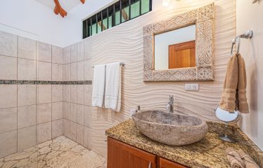 LUXURY PROPERTY WITH FIVE BEDROOMS, IN PLAYA HERMOSA – 2.07 ACRES