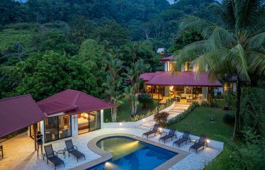 LUXURY PROPERTY WITH FIVE BEDROOMS, IN PLAYA HERMOSA – 2.07 ACRES