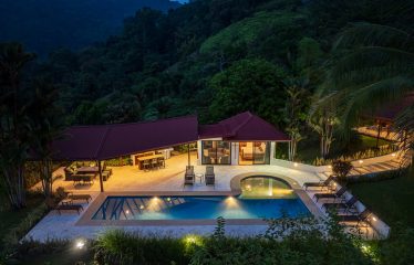 LUXURY PROPERTY WITH FIVE BEDROOMS, IN PLAYA HERMOSA – 2.07 ACRES