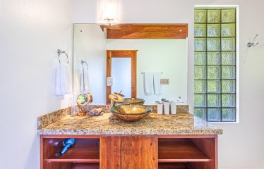 LUXURY PROPERTY WITH FIVE BEDROOMS, IN PLAYA HERMOSA – 2.07 ACRES