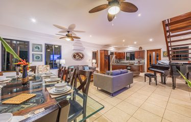 LUXURY PROPERTY WITH FIVE BEDROOMS, IN PLAYA HERMOSA – 2.07 ACRES