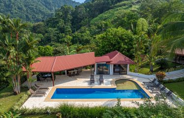 LUXURY PROPERTY WITH FIVE BEDROOMS, IN PLAYA HERMOSA – 2.07 ACRES