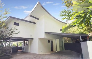 PROPERTY WITH OCEAN VIEWS NEAR TO EVERYTHING, IN JARDINES DEL MORETE UVITA – 0.34 ACRES