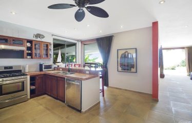 PROPERTY WITH OCEAN VIEWS NEAR TO EVERYTHING, IN JARDINES DEL MORETE UVITA – 0.34 ACRES