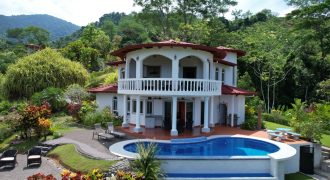 PROPERTY WITH FOUR BEDROOMS WITH OCEAN VIEWS, IN OJOCHAL – 0.54 ACRES