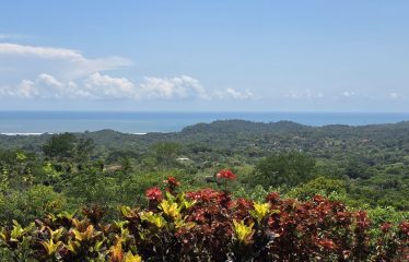 PROPERTY WITH FOUR BEDROOMS WITH OCEAN VIEWS, IN OJOCHAL – 0.54 ACRES