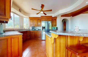PROPERTY WITH FOUR BEDROOMS WITH OCEAN VIEWS, IN OJOCHAL – 0.54 ACRES